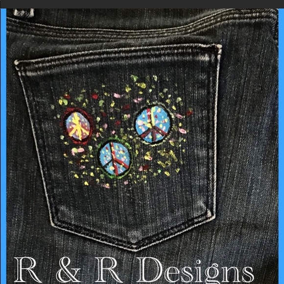 Woman’s jeans with hand painted design on back pocket - Picture 2 of 5